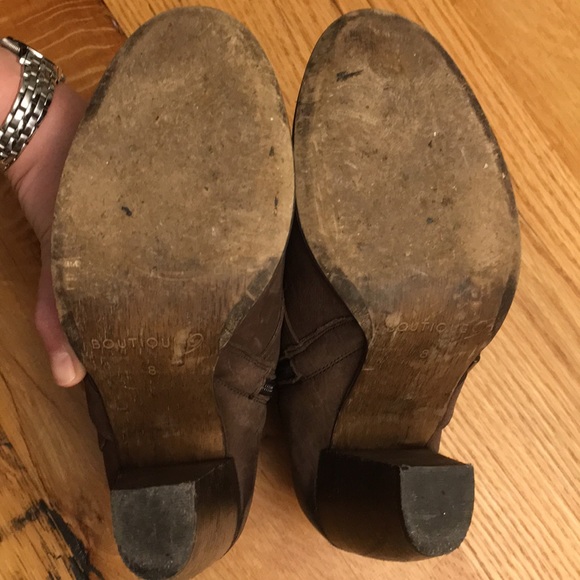 💯 Leather Boutique 9 Booties, size 8 - Picture 3 of 4